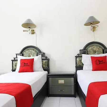 Akur Hotel Malioboro Mitra Reddoorz-2
